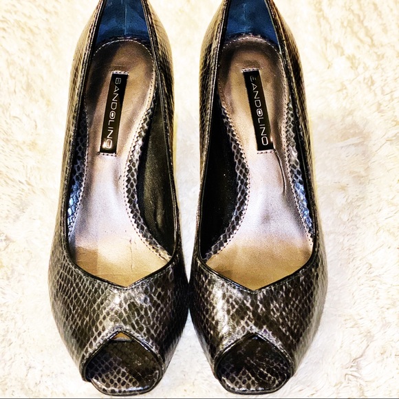 Bandolino Snakeskin Print Peep-toe Heels - Picture 2 of 5